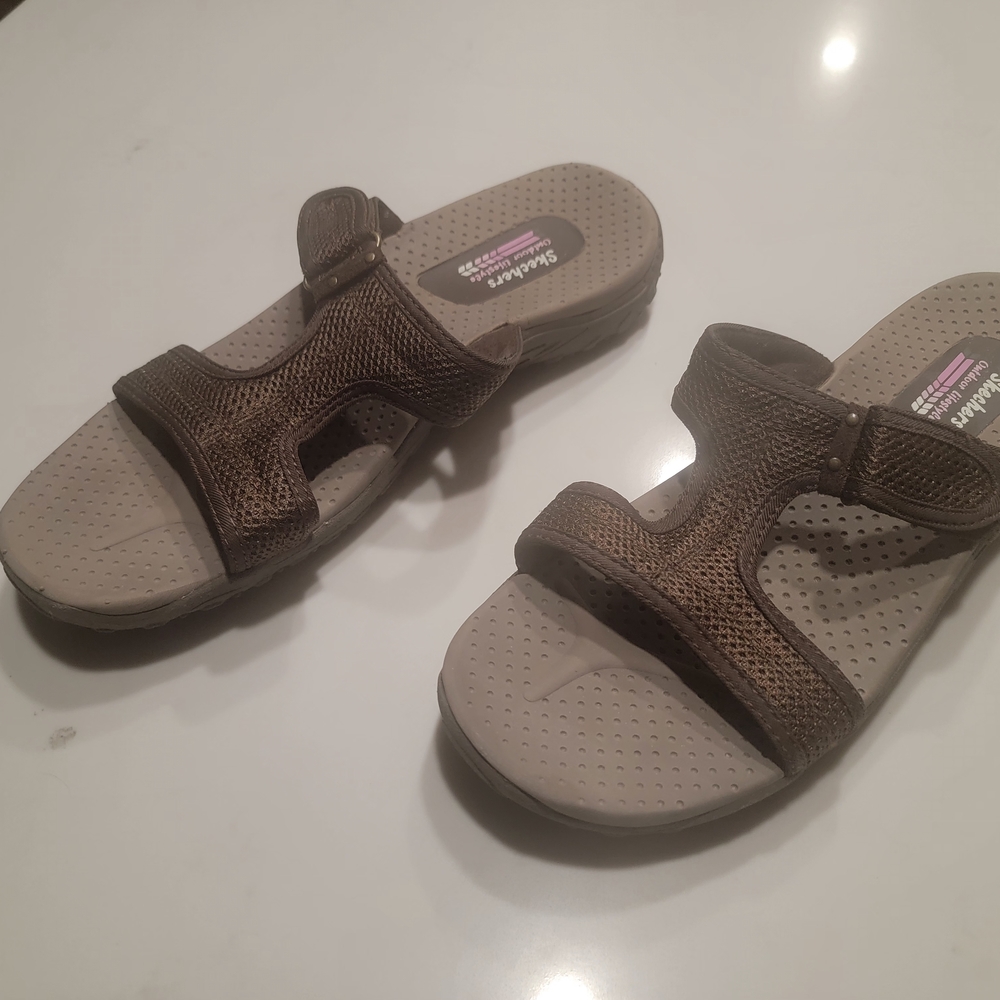 Skechers Women's Brown and Cream Sandals